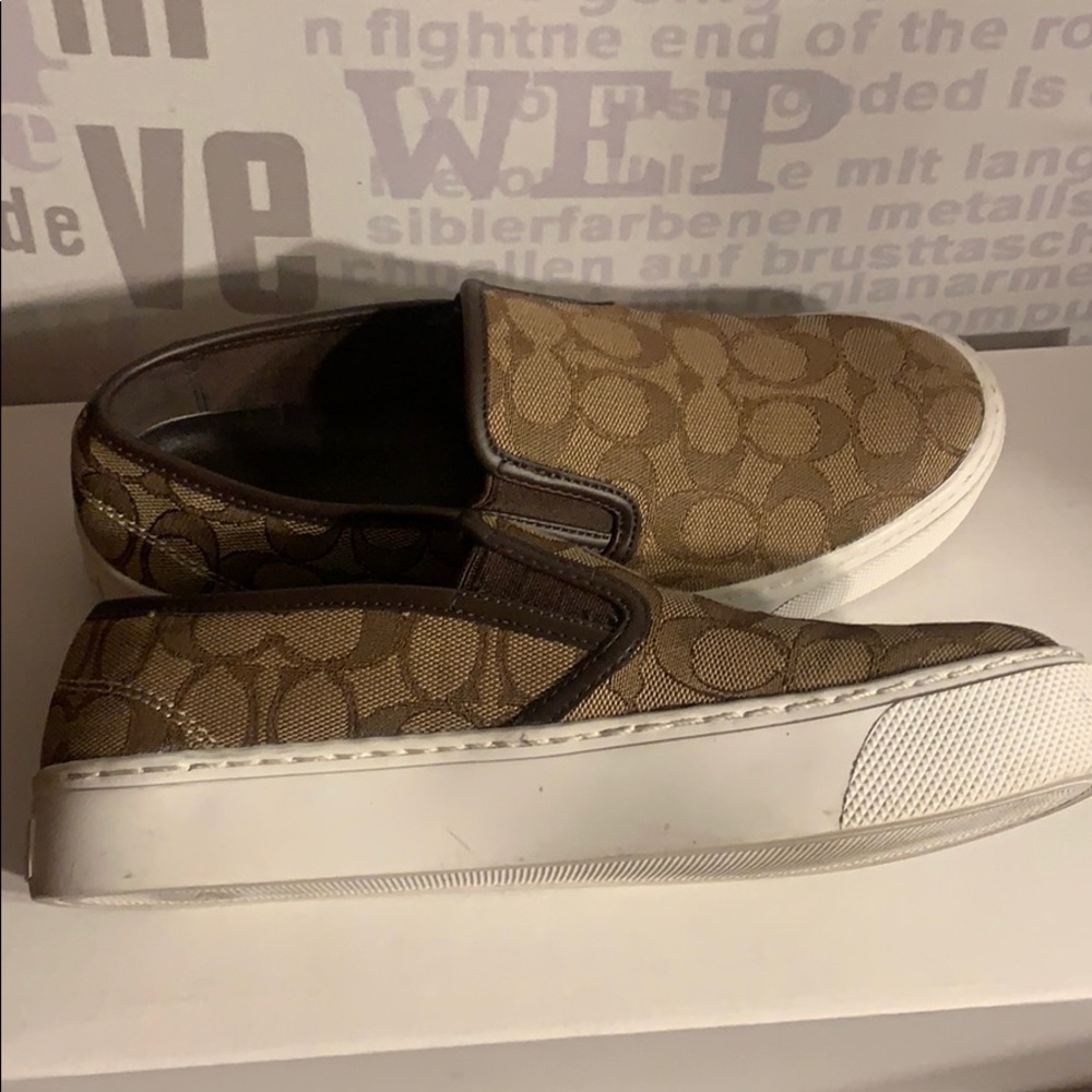 Shoes - Picture 6 of 7